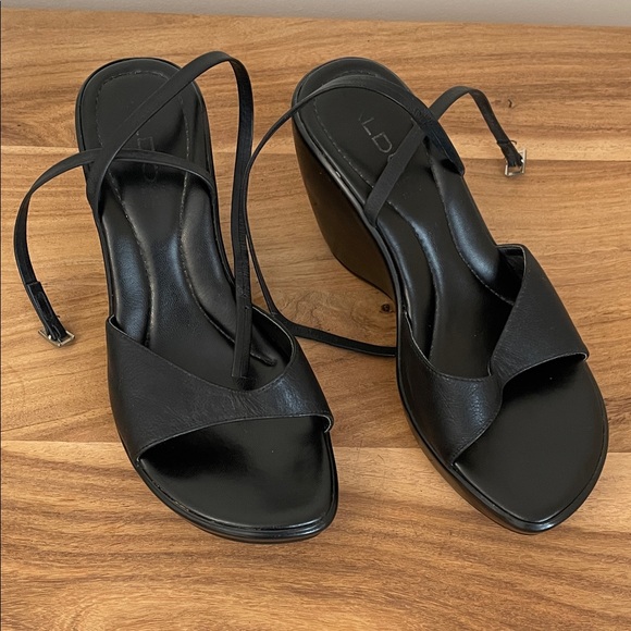 Aldo Shoes - 7.5.  Aldo Black Leather Wedge Sandals  Made in Italie